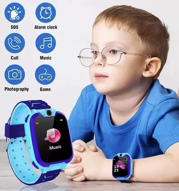 Voici la smartwatch que j'ai acheté pour mon fils. Il coûte moins de 13 euros et possède tout le nécessaire pour vivre sereinement 2 Fonctionnalités de la montre pour enfants sur AliExpress.