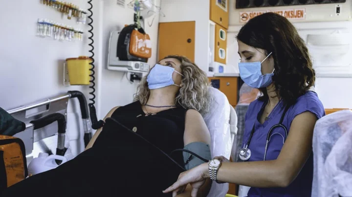 Un nouvel algorithme détecte les attaques cardiaques avec une précision supérieure à celle des médecins 4 1762556198 414 Un nouvel algorithme detecte les attaques cardiaques avec une precision.webp