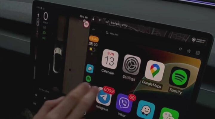 Tesla va enfin intégrer CarPlay dans ses voitures électriques 4 1763069325 439 Tesla va enfin integrer CarPlay dans ses voitures electriques