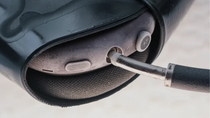 Le étonnant moyen de "suspendre" les AirPods Max pour réparer la panne 3 1763074186 96 Le etonnant moyen de suspendre les AirPods Max pour reparer.webp