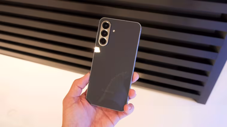 Bonnes nouvelles, si vous avez un téléphone Samsung de milieu de gamme, les mises à jour ont changé 1 Bonnes nouvelles, si vous avez un téléphone Samsung de milieu de gamme, les mises à jour ont changé