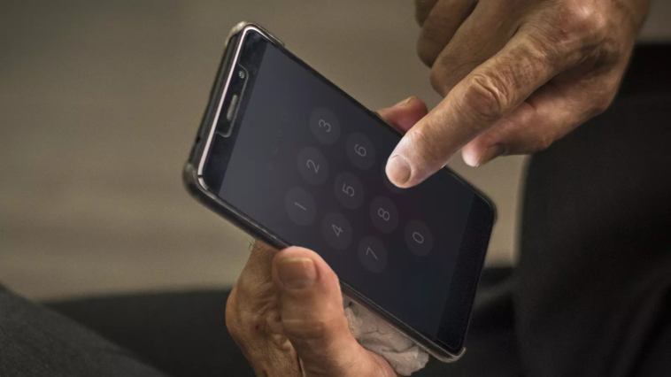 Si vous avez oublié le code ou le motif de déverrouillage de votre téléphone, vous n'avez que deux solutions 1 Si vous avez oublié le code ou le motif de déverrouillage de votre téléphone, vous n'avez que deux solutions