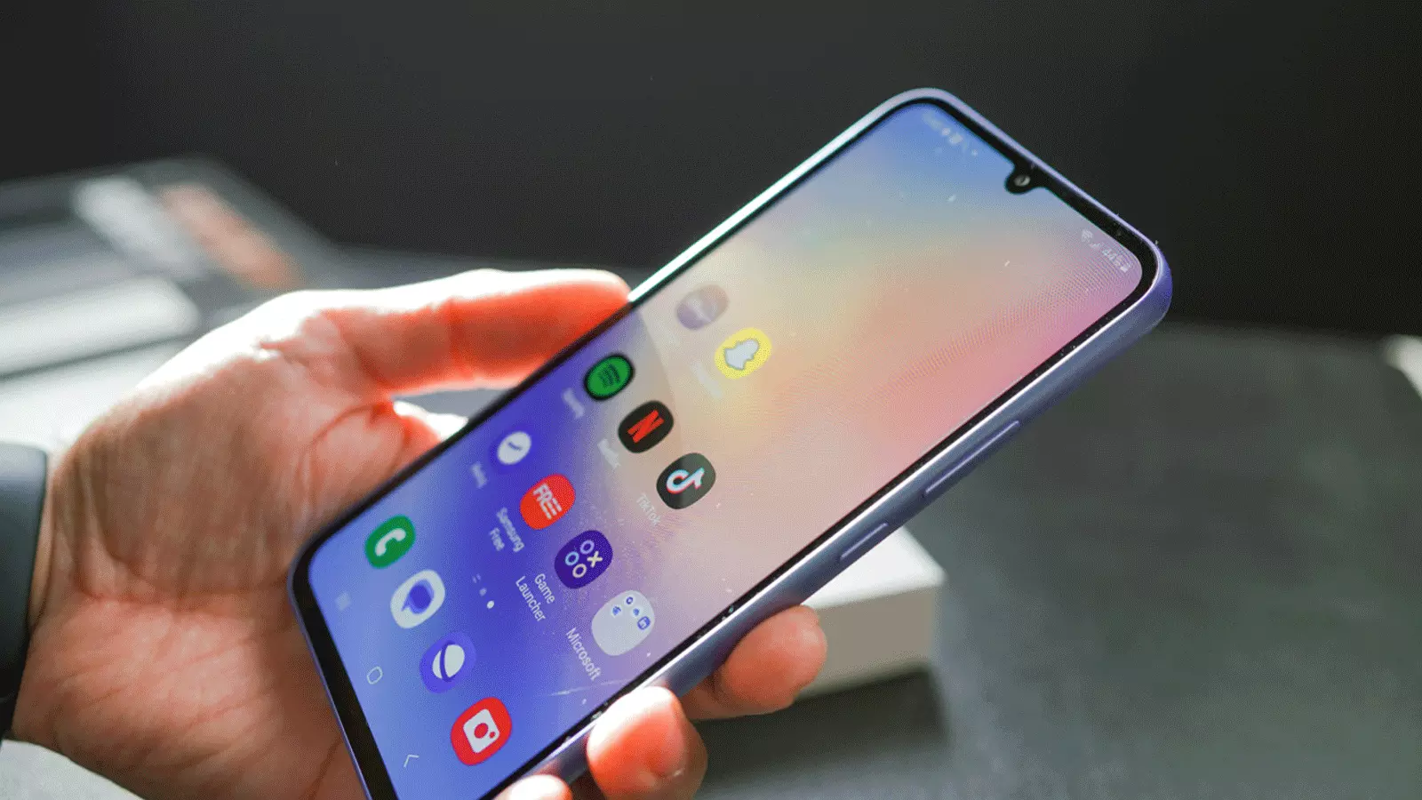 Pourquoi les téléphones mobiles n'ont plus de radio FM 3 Pantalla de un móvil Samsung con aplicaciones