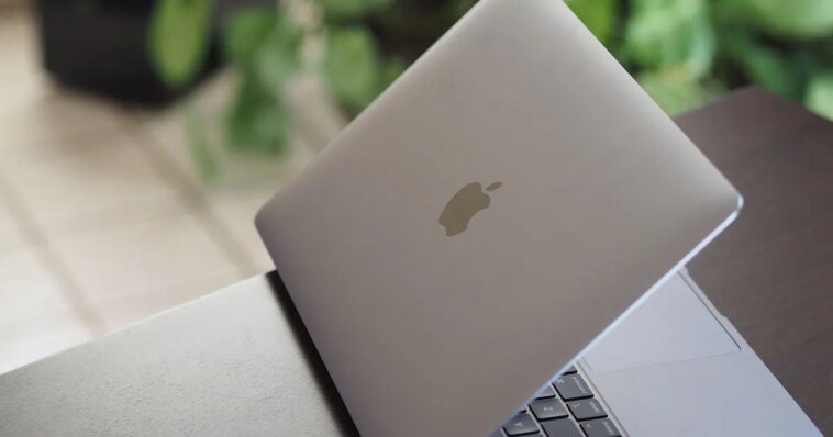 Le MacBook à petit prix tant attendu d'Apple semble prêt pour début 2026 1 1763815780 Le Macbook A Petit Prix Tant Attendu Dapple Semble Pret.jpg