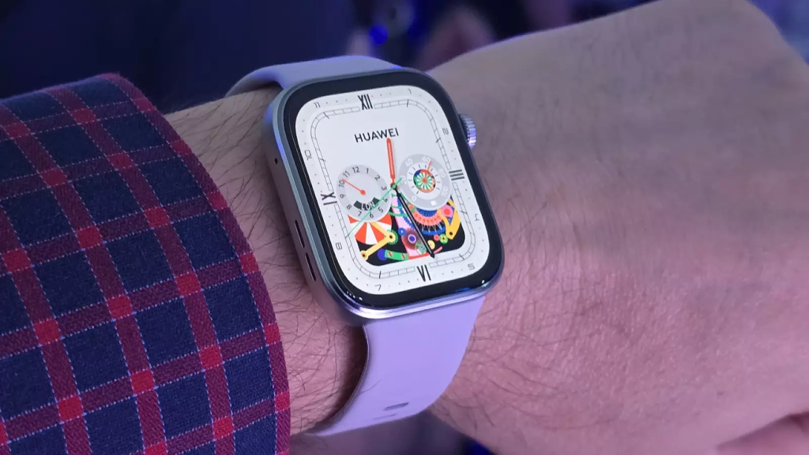 Ces smartwatches sont légères et parfaites pour les poignets fins