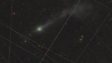 3I/ATLAS explosif ? Non, finalement ce n'est pas une explosion, mais ce n'est pas une navette spatiale non plus !