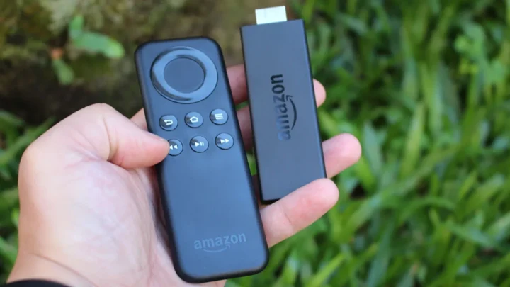 Amazon relance son offensive contre l'IPTV avec les Fire TV Stick 3 Amazon relance son offensive contre lIPTV avec les Fire TV.webp