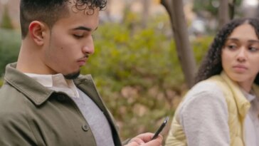 Des Liens Emotionnels Avec Lia Declenchent Une Vague De Divorces.jpg