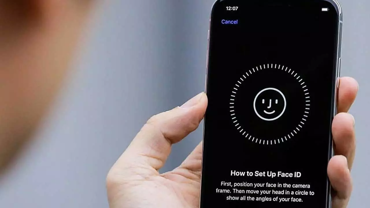 Je suis 100% Android, mais l'iPhone 18 Pro a attiré mon attention pour ces 3 rumeurs 2 face id del iPhone