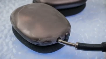 Le étonnant moyen de "suspendre" les AirPods Max pour réparer la panne 1 Le étonnant moyen de "suspendre" les AirPods Max pour réparer la panne