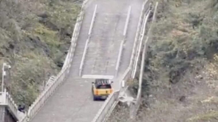 Le vidéo de l SUV hybride qui dévale les escaliers et s'écrase : quelle est la véritable cause de l'accident 1 Le vidéo de l SUV hybride qui dévale les escaliers et s'écrase : quelle est la véritable cause de l'accident
