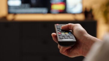 Regarder moins la télévision peut diminuer le risque de dépression : quelles activités adopter selon une étude 1 Image