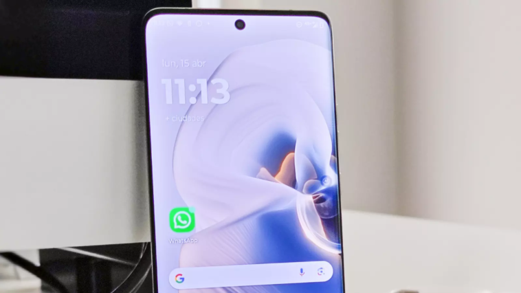 Voici comment lire n'importe quel message WhatsApp sans que le double coche bleu n'apparaisse 1 Voici comment lire n'importe quel message WhatsApp sans que le double coche bleu n'apparaisse