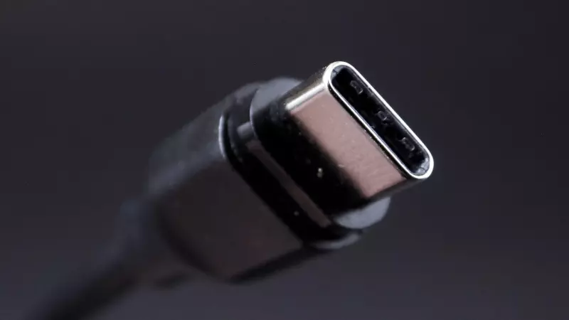 Votre mobile ne charge pas ? Réparez le connecteur Type C de votre câble et de votre téléphone 4 Conector del cable USB Tipo C.