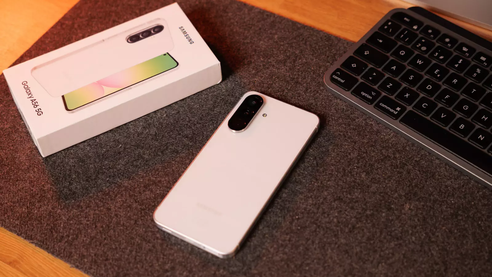 Vous cherchez un smartphone pour un adolescent ? Ces 7 options sont un choix judicieux en 2025 3 Samsung Galaxy A56 soutenu