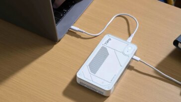 Le plus petit superordinateur IA au monde a la taille d'une batterie externe 24 1765492556 Le Plus Petit Superordinateur Ia Au Monde A La Taille.jpg