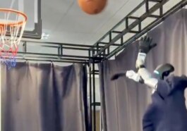 Ce robot humanoïde extraordinaire joue au basket comme un pro, vraiment 31 Ce Robot Humanoide Extraordinaire Joue Au Basket Comme Un Pro.jpg
