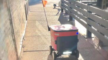 Ces Robots De Livraison Rencontrent Un Accueil Froid A Chicago.jpg