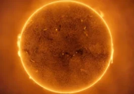 Des taches géantes augmentent le risque de tempêtes solaires extrêmes et de pertes de millions