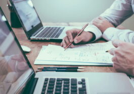 La science le confirme : utiliser ChatGPT pour apprendre un sujet nouveau est moins efficace que de le rechercher sur Google 'à l'ancienne'