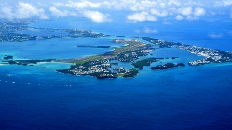 Le mystère géologique des Bermudes : une formation rocheuse inédite se dévoile sous la croûte 1 Vue aérienne des Bermudes / Crédit : iStock