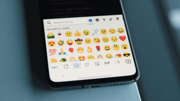 Les emojis de votre Google Pixel ressemblent maintenant un peu plus à ceux de l'iPhone