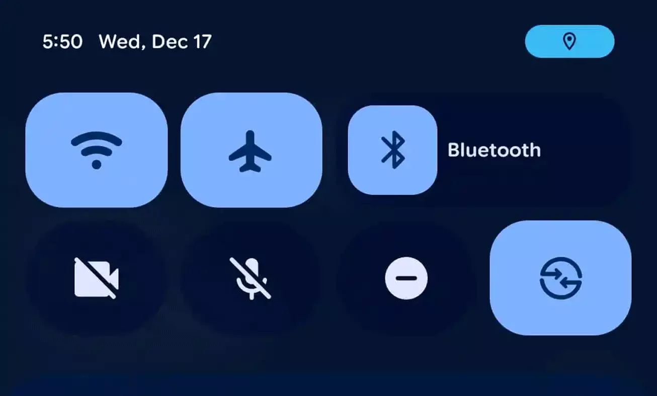 Si quelqu'un contrôle votre emplacement, ce message s'affichera sur Android 16 2 icône bleue localisation Android 16