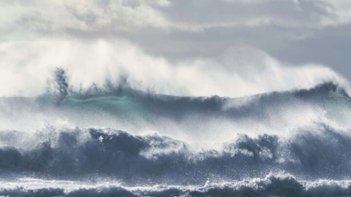 Un satellite a enregistré un tsunami depuis l'espace et a révélé un détail surprenant 2 Tsunami