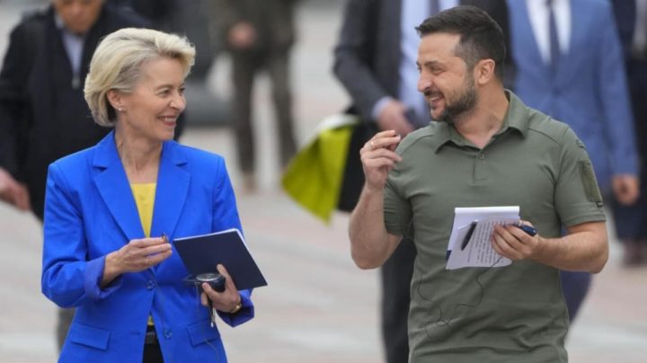 Ursula von der Leyen, présidente de la Commission Européenne, et Volodymyr Zelenskyy, Président de l'Ukraine
