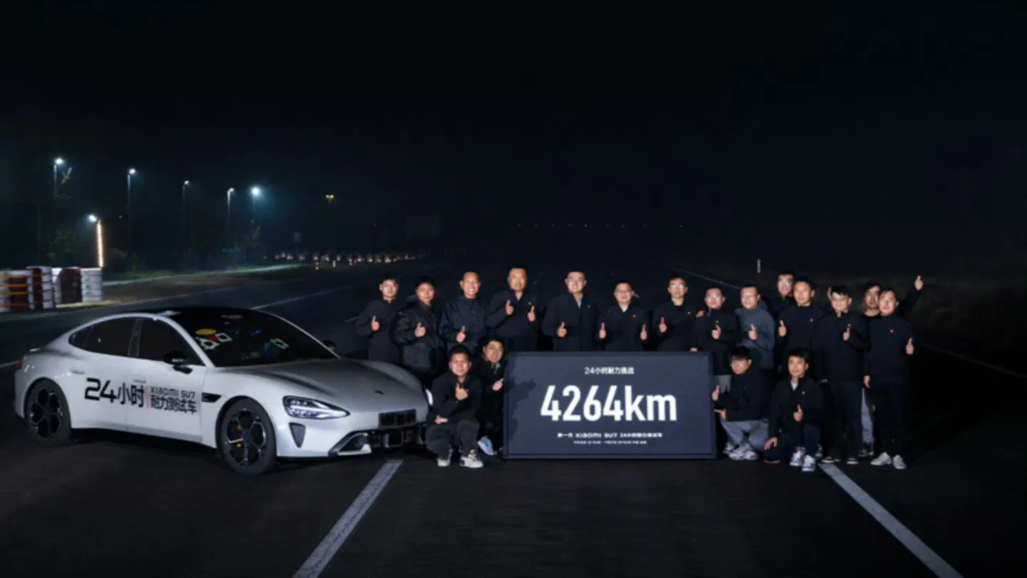 Xiaomi bat le record de Xpeng : le nouveau SU7 parcourt 4.264 km en 24 heures avec seulement une pause pour recharger