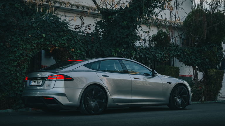 Adieu aux Tesla Model S et X : Musk annonce leur fin pour lancer une production de robots 2 Adieu définitif aux Tesla Model S et Model X : Musk confirme leur fin pour convertir l'usine en ligne de montage de robots