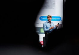 Apple ajuste sa stratégie d'intelligence artificielle sous la direction de Craig Federighi