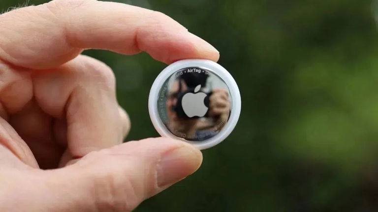 Apple dévoile la deuxième génération d'AirTag avec un meilleur réseau et une localisation optimisée 2 Apple présente la seconde génération du AirTag avec un meilleur champ de connectivité et une localisation améliorée