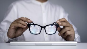 Des femmes filmées dans la rue avec des lunettes intelligentes : 'J'ai trouvé mes vidéos sur les réseaux sociaux, j'ai envie de pleurer' 27 Des lunettes spécialement conçues pour les vidéos OnlyFans : comment ça marche