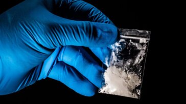 Fentanyl contaminé par la "drogue des zombies" : des médecins découvrent un symptôme chez les patients en overdose 6 Image