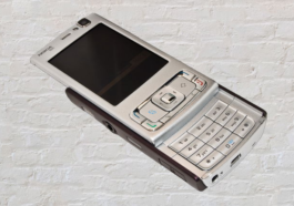 Il a acheté un Nokia N95 à son apogée : son déballage 16 ans plus tard est incroyable ! 44 Achetez un Nokia N95 quand il était le roi du marché, il vient de vous parvenir aujourd'hui : le 'unboxing' le plus surréaliste a pris 16 ans