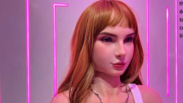 J'ai rencontré la poupée qui veut remplacer ma petite amie : elle est un peu trop froide 18 J'ai rencontré la poupée qui veut remplacer ma petite amie : elle est un peu trop froide