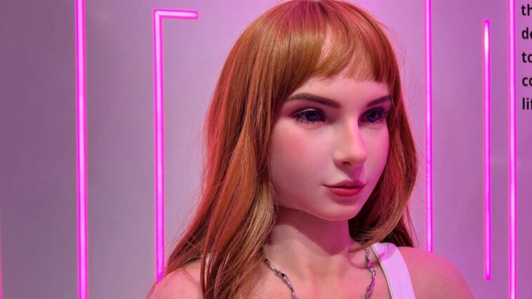 J'ai rencontré la poupée qui veut remplacer ma petite amie : elle est un peu trop froide 1 J'ai rencontré la poupée qui veut remplacer ma petite amie : elle est un peu trop froide