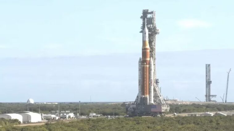 Le colossal lanceur lunaire d'Artemis II est arrivé sur la rampe de lancement : découvrez la vidéo de la NASA 1 NASA | Les préparatifs pour Artemis II