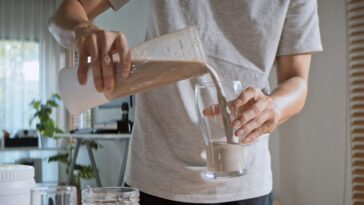 Non, le bibitone Oatzempic que tu vois sur les réseaux sociaux ne t'aidera pas à perdre du poids : les nutritionnistes expliquent 15 Image