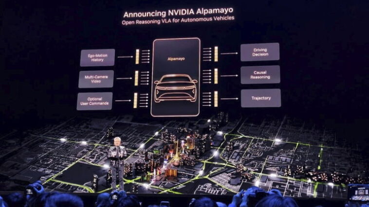 Nvidia ne veut pas être Tesla, mais que chacun le soit : Alpamayo et la vision d'Elon Musk 1 Nvidia ne veut pas être Tesla, veut que tous le soient : la grande différence entre Alpamayo et la stratégie d'Elon Musk