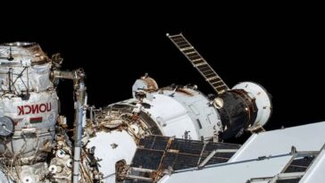 Segment russe de la Station Spatiale Internationale : mettez un terme aux fuites, la NASA confirme une pression stable 22 Le segment russe de la Station Spatiale Internationale vu par une caméra externe haute définition / Crédit : NASA