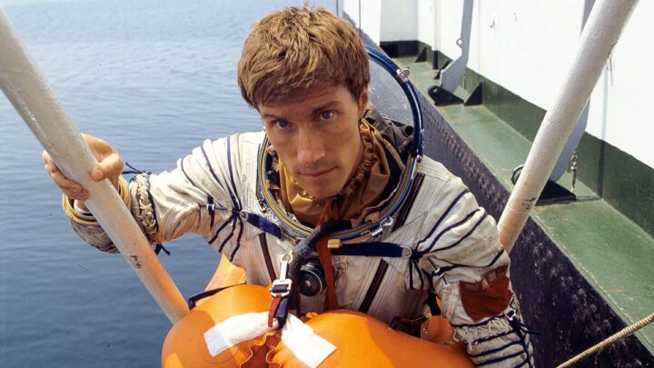 Sergei Krikalev, le cosmonaute bloqué dans l'espace lors de l'effondrement de l'Union Soviétique 2 Sergei Krikalev, le cosmonaut qui est resté coincé dans l'espace lorsque l'Union soviétique a disparu