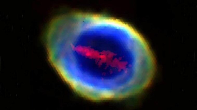 Une barre de fer mystérieuse au cœur de la Nébuleuse de l'Anneau : les captivantes hypothèses des scientifiques 1 La mystérieuse barre de fer (en rouge) découverte dans la Nebulosa Anello. Crédit : Roger Wesson et al/MNRAS