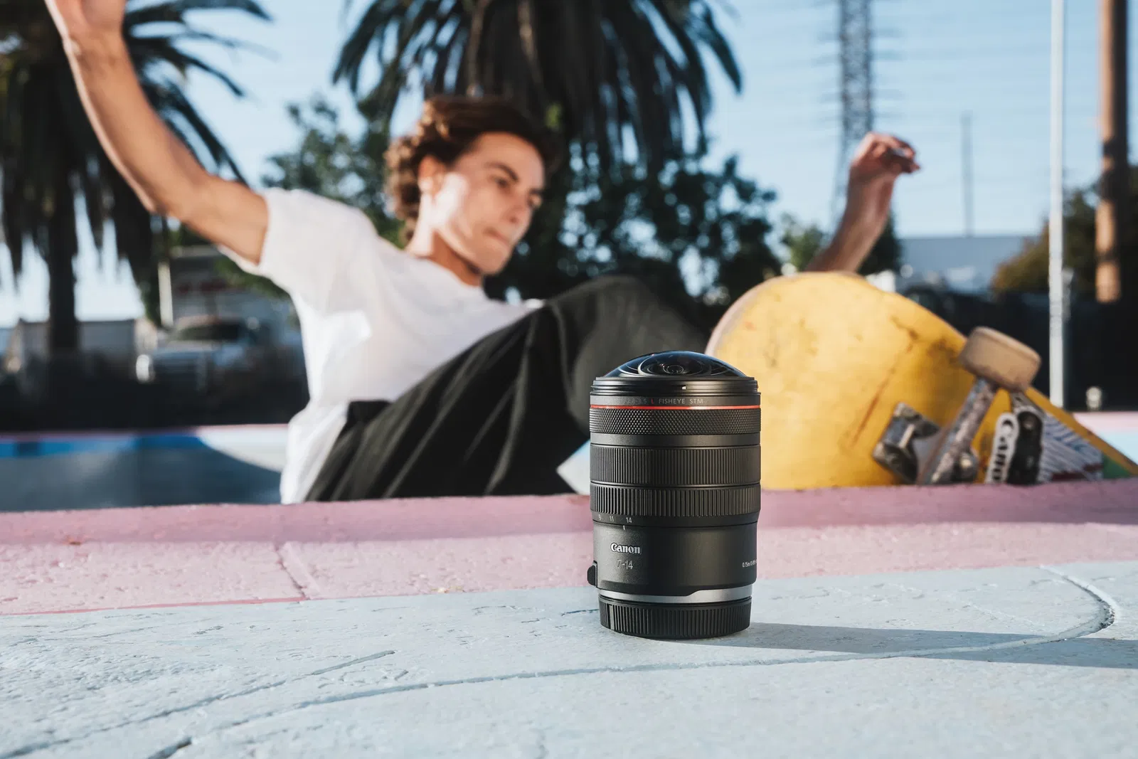 Canon allie nostalgie et innovation : 30 ans de PowerShot et nouveaux objectifs RF défiant la physique 4 Lente1-lifestyle-17