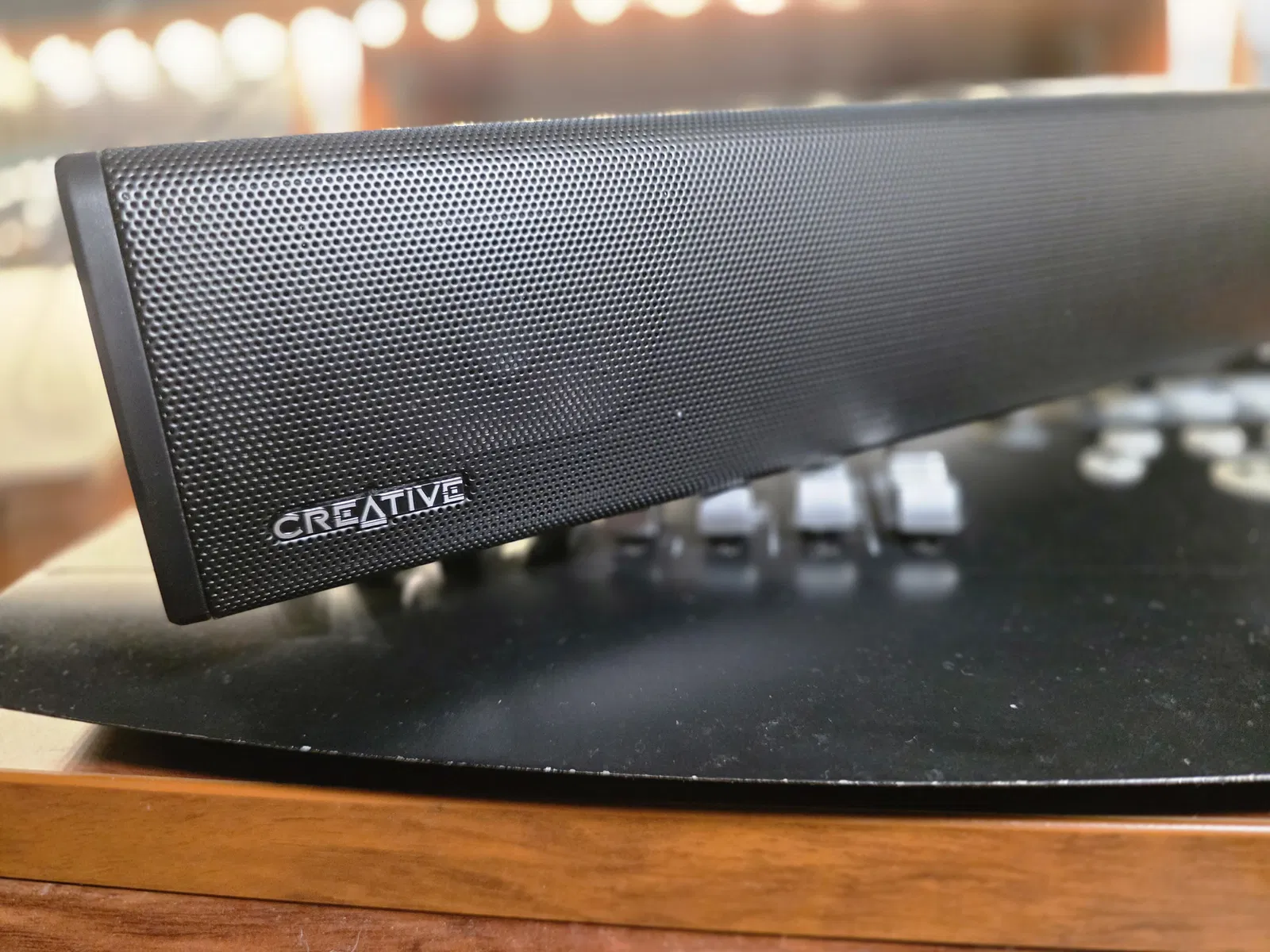 Test de la Sound Blaster GS3 : une barre de son qui trouve sa place au bureau 3 Nous avons testé la Sound Blaster GS3 : une barre de son qui a du sens sur le bureau