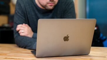 Les futurs MacBook pourraient dissimuler votre écran aux autres 26 1771274974 Les Futurs Macbook Pourraient Dissimuler Votre Ecran Aux Autres.jpg