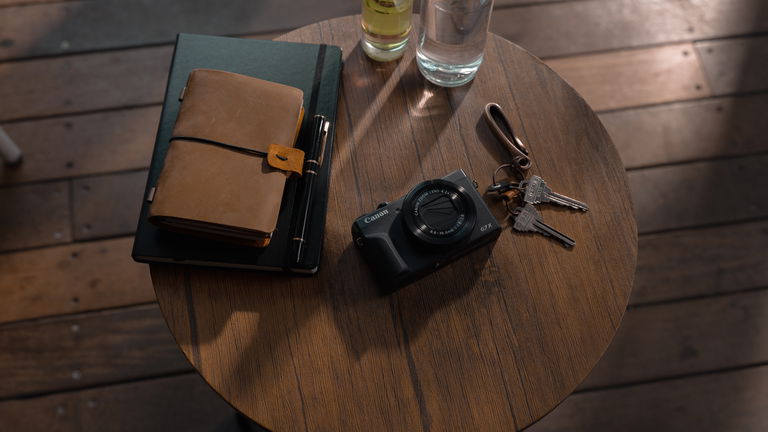 Canon allie nostalgie et innovation : 30 ans de PowerShot et nouveaux objectifs RF défiant la physique 2 Canon se met à la fois dans la nostalgie et le futur : elle célèbre les 30 ans des PowerShot et lance deux objectifs RF défiant la physique