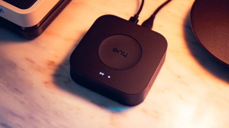 Ce petit appareil à moins de 100 euros simplifie le désordre des lumières connectées chez moi 1 Ce petit dispositif de moins de 100 euros a résolu le chaos des lumières intelligentes de ma maison