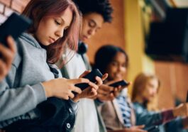 La Espagne interdira également les réseaux sociaux aux moins de 16 ans : elle sera le premier pays européen à le faire